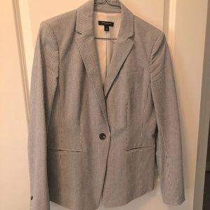 Searsucker blazer